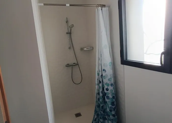 Maison De Avec Jardin Holiday home *